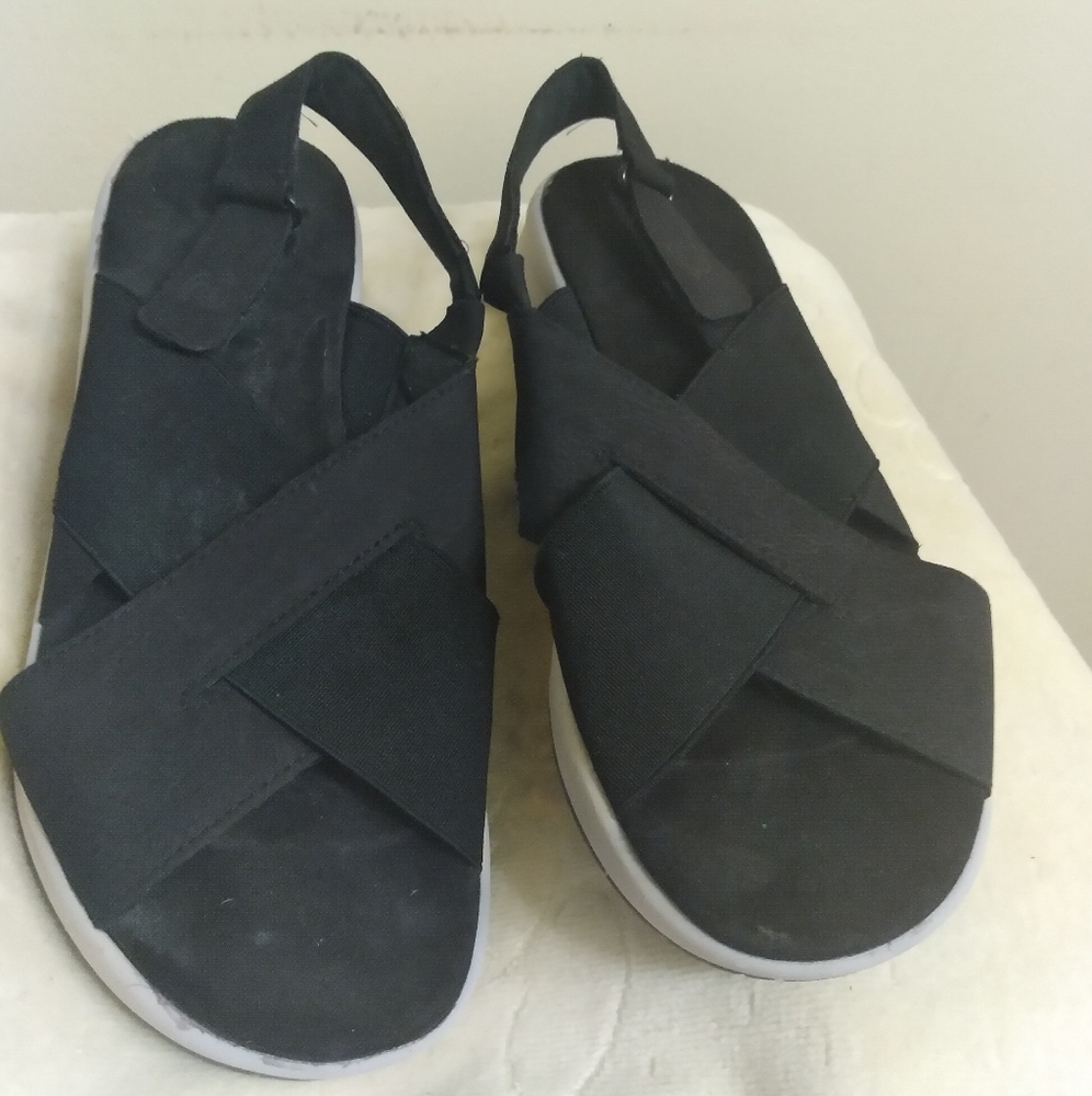 Women's EASY SPIRIT Black Sandals Size 8 - Picture 16 of 16